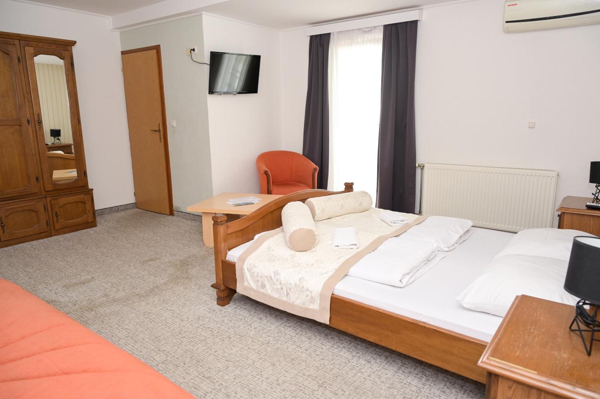 Motel Plaza Jajce Exterior photo